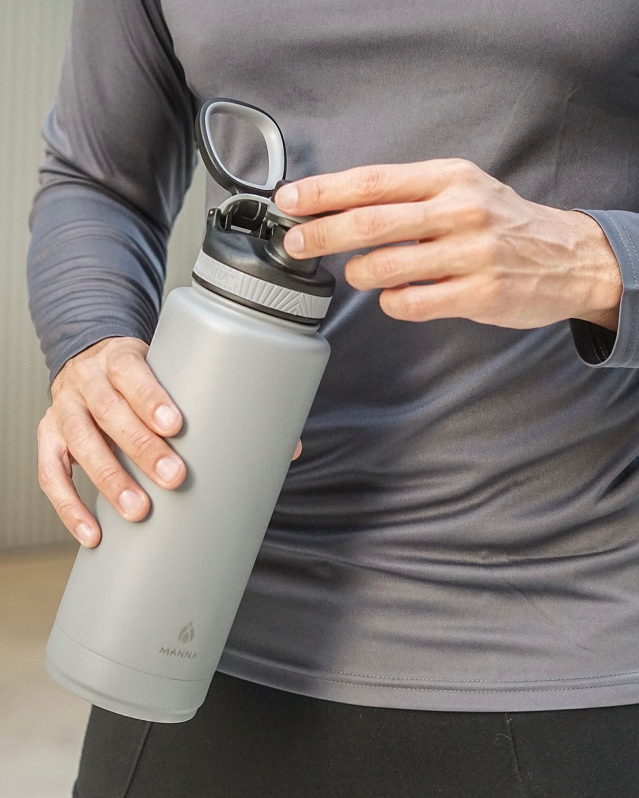 Manna 40-fl oz Stainless Steel Insulated Water Bottle at
