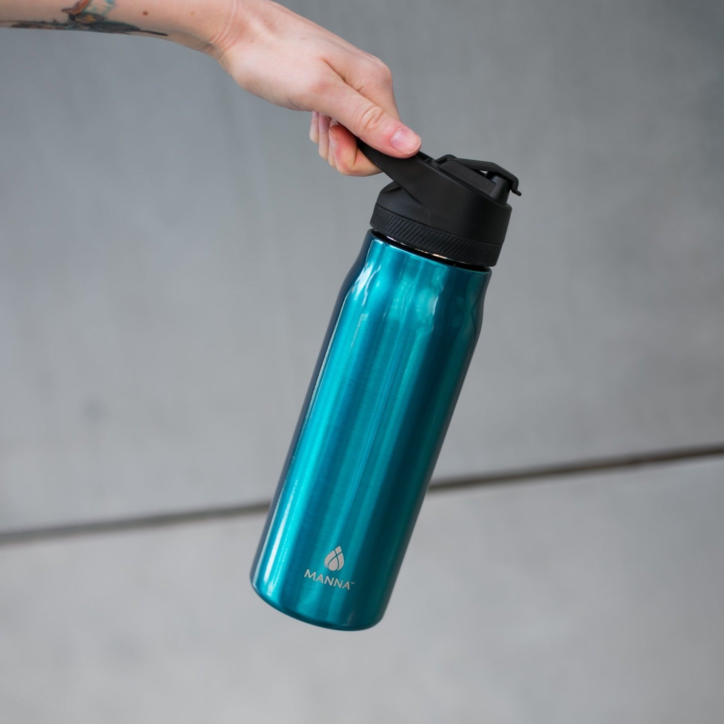 64 oz Push Bottle